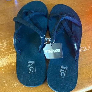 TEVA Olowahu Women Sandals Size 8
